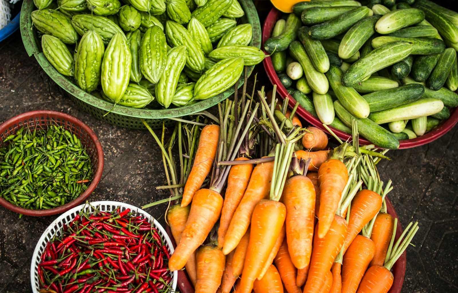 bundle of assorted vegetable lot